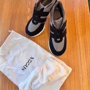 Sneex Black and White Women's Heels